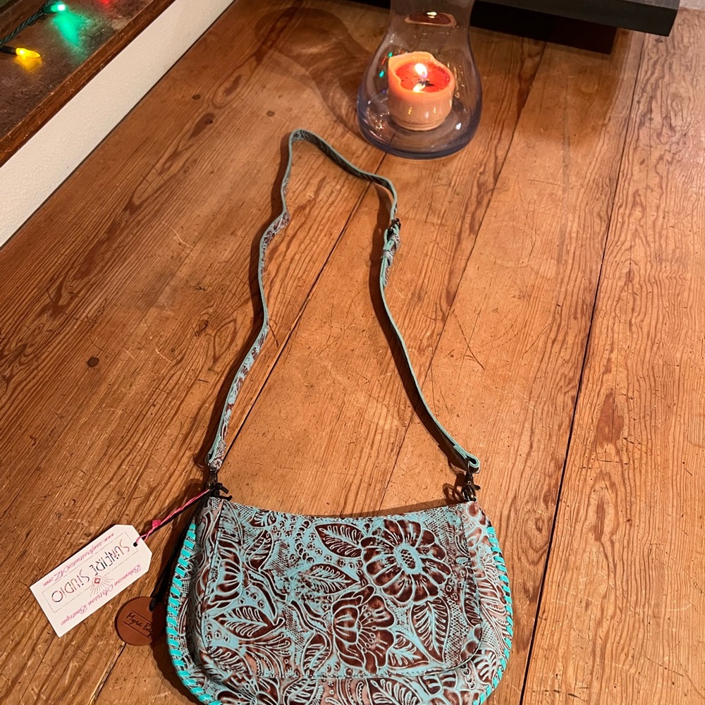 *SOLD* MYRA TRAIL FLOWER LEATHER BAG (NWT)